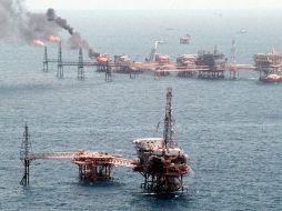 Enrique Peña Nieto y Josefina Vázquez Mota señalan que buscarían una reforma al estilo Petrobras.NOTIMEX  /