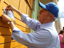 Fernando Guzmán durante su primera gira por el interior del Estado. ARCHIVO  /