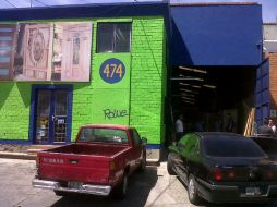 El acontecimiento se dio en un negocio dedicado a la venta de puertas y clósets.  /