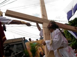 El ''Lugar de la Calavera'' se vió abarrotado de fieles que asistirán a la cricifixión. NOTIMEX  /