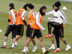 Los jugadores del Real Madrid entrenan. EFE  /