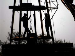 Acudieron elementos del Cuerpo de Bomberos, pero, por falta de equipo y el peligro de la oscuridad, reanudaron labores hoy. ARCHIVO  /