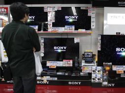 La medida afectará a la rama encargada de productos químicos y de pantallas de cristal líquido. REUTERS  /