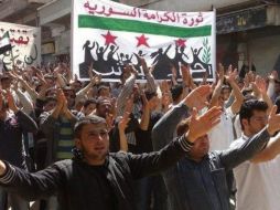 Ciudadanos sirios se manifiestan contra el régimen (imagen sin fechar). EFE  /