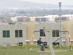 Crisis como la actual ocurren tras la explosión de burbujas inmobiliarias y con un alto nivel de endeudamiento interno. ARCHIVO  /