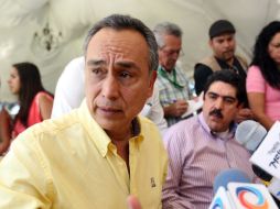 Fernando Garza (der) festejó hoy su cumpleaños en compañía de Manuel Espino (izq).  /