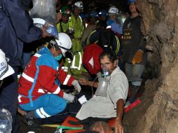 Los mineros permanecieron desde el jueves santo atrapados en la mina informal 'Cabeza de Negro'. EFE  /