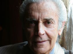 Martín Méndez comentó que su padre se encuentra consciente y no deja de lado su buen humor. EL UNIVERSAL  /