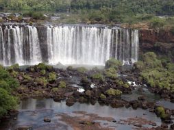 Este es el aspecto actual de las Cataratas del Iguazú, después de la sequía. ARCHIVO  /