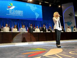 Shakira durante la ceremonia inaugural de la VI Cumbre de las Américas. EFE  /
