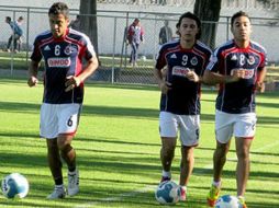 Esparza, Arellano y Fabián recibieron tratamiento especial para sus respectivas lesiones. Imagen de chivascampeon.com. ESPECIAL  /