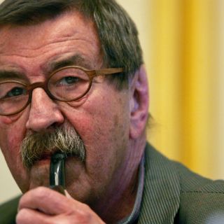 Ingresa Günter Grass a una clínica en Hamburgo por problemas cardiacos