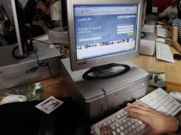 La cuenta de Twitter de la Fundéu BBVA  funge como difusora de contenidos sobre el buen uso del español. ARCHIVO  /