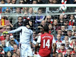 En la primera parte del encuentro el Chelsea tuve a la suerte a su favor y el Arsenal falló varias oportunidades claras. EFE  /