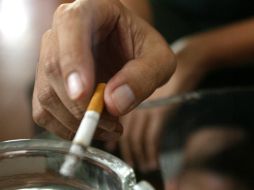 El cigarro contiene cuatro mil sustancias tóxicas, de las cuales por lo menos 20 son cancerígenas. ARCHIVO  /