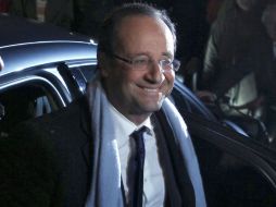Hollande, candidato socialista, se comprometió el domingo por la noche a reducir las enormes deudas de Francia. REUTERS  /