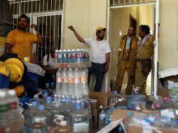 Las autoridades agradecen el apoyo ciudadano, aunque piden cesar las entregas.  /