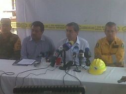 Rueda de prensa con Juan Rafael Elvira Quesada (al centro), secretario de Medio Ambiente a nivel federa.  /