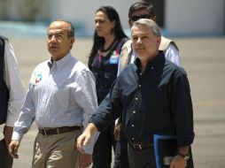 Emilio González durante rueda de prensa con el Presidente Calderón, después de sobrevolar el Bosque.  /