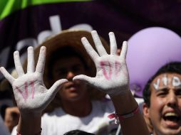Marcha por las calles de Ciudad de México para rechazar la legalización del aborto con motivo del Día del Niño. EFE  /