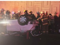 Agentes de la PGJE y del IJCF acudieron al lugar del accidente para iniciar las investigaciones del accidente.  /