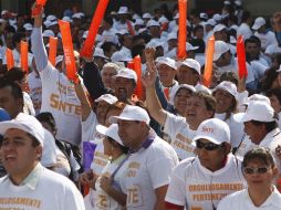 El Sindicato Nacional de Trabajadores de la Educación marcha. EL UNIVERSAL  /