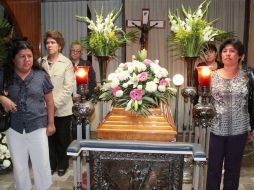 Familiares y amigos despidieron a la periodista. ARCHIVO  /