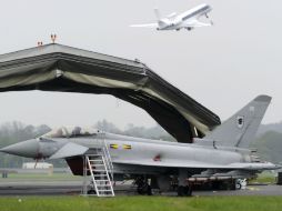Aviones de combate Typhoon provenientes de todo el país llegaron a la base de la Real Fuerza Aérea. REUTERS  /