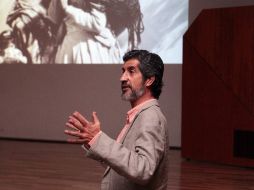 Pablo Ortiz Monasterio,  durante la mesa redonda ''La memoria de una lente, miradas sobre Mariana Yampolsky''. NOTIMEX  /
