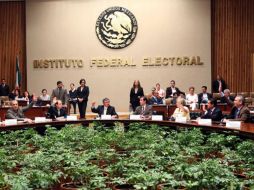 El IFE lamentó la postura de TV Azteca respecto a la transmisión del debate. ARCHIVO  /