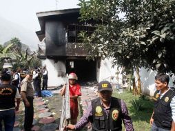 Bomberos trabajando en el incendio del centro de rehabilitación Sagrado Corazón de Jesús en Perú. REUTERS  /
