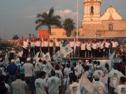 Ángeles Martínez estuvo acompañada por candidatos al Senado, a Diputados Federal y Local y  por la planilla de dicho municipio.  /