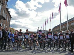 Los corredores del equipo al que pertenecía Weylandt, permanecieron al frente del pelotón. AP  /