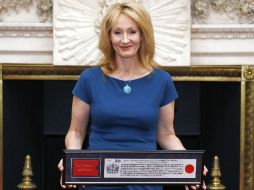 Rowling se une a la lista de personalidades como la reina Isabel II y la princesa Diana que obtuvieron este premio. REUTERS  /