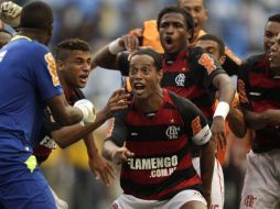 Ronaldinho fue descartado tras bajar su rendimiento con Flamengo. AP  /