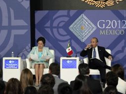 El Presidente Felipe Calderón es cuestionado por jóvenes durante la reunión Youth 20, preludio del G20. EL UNIVERSAL  /