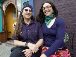 Stacy Jolles (I), y Nina Beck  es una pareja que froma parte de la primera demanda que llevó a las uniones civiles en Vermont. AP  /