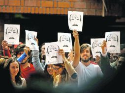 Los estudiantes le recriminaron al candidato de la coalición Compromiso por México su relación con Carlos Salinas. EL UNIVERSAL  /