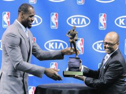 Derrick Rose, de los Bulls de Chicago, recibió el premio en 2011. REUTERS  /