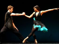 La compañia de danza se echó una vez más al público del Degollado a la bolsa.  /