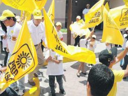 El candidato se reunió con simpatizantes y líderes del PRD en los municipios de Ojuelos y Lagos de Moreno.ESPECIAL  /