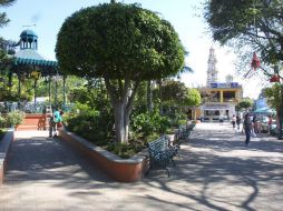 Habitantes de la Ribera de Chapala como en Ajijic han optado por cerrar sus negocios antes de las 20:00 horas. ARCHIVO  /