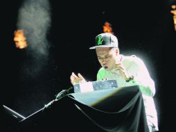 El DJ Lunice deleitó con sus mezclas y experimentos a los presentes.  /
