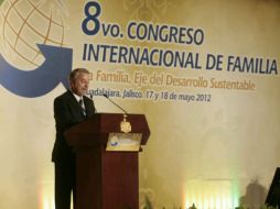 En su intervención, González Márquez aseveró que la familia es parte medular en la educación y desarrollo de la sociedad.  /