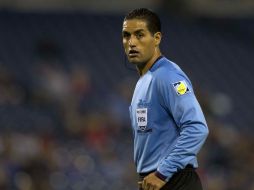 El árbitro mexicano Roberto Garcia, durante el juego del Torneo Preolímpico. MEXSPORT  /