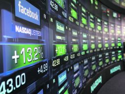 Aunque al medio día las acciones de Facebook llegaron a dispararse más de 13%, finalmente cerraron con un alza marginal de 0.6%. AFP  /