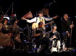 L'Orchestre d'Hommes-Orchestres prendieron al público tapatío con la combinación de música y teatro.  /