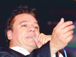 Juan Gabriel siempre encuentra la manera de estar más cerca de su público. ARCHIVO  /
