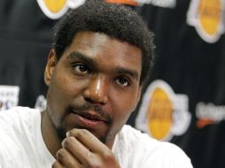 El jugador Andrew Bynum recibirá 16.1 millones de dólares antes del 30 de junio. AP  /