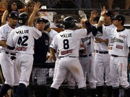 El triunfo dejó a los Sultanes con marca de 35 ganados y 21 perdidos. ESPECIAL  /